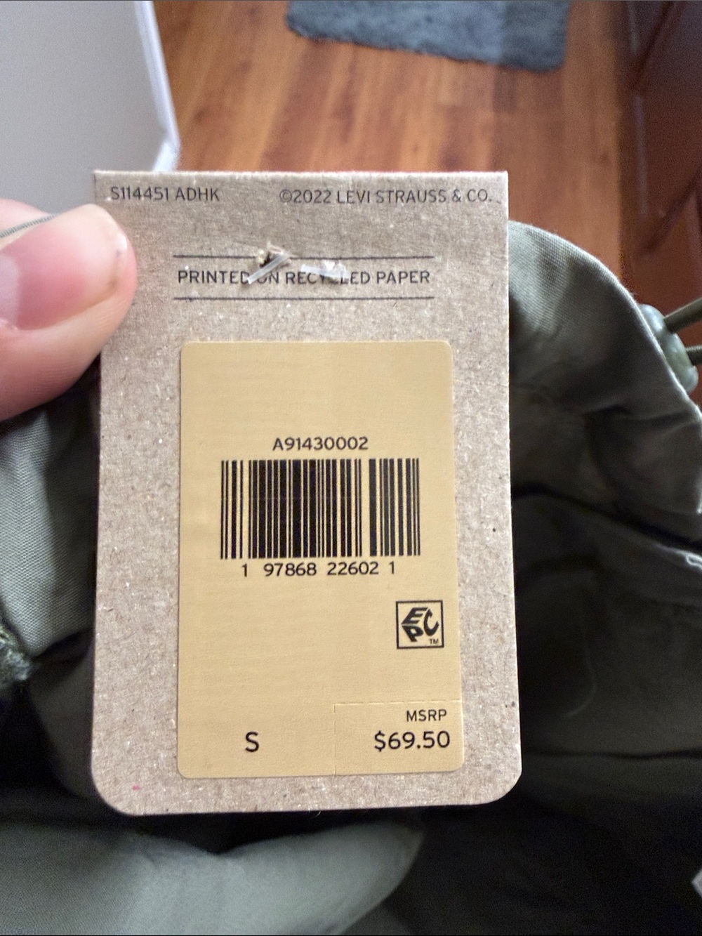 Levi's Women's Wide Leg Utility Pants in Olive - Picture 3 of 3